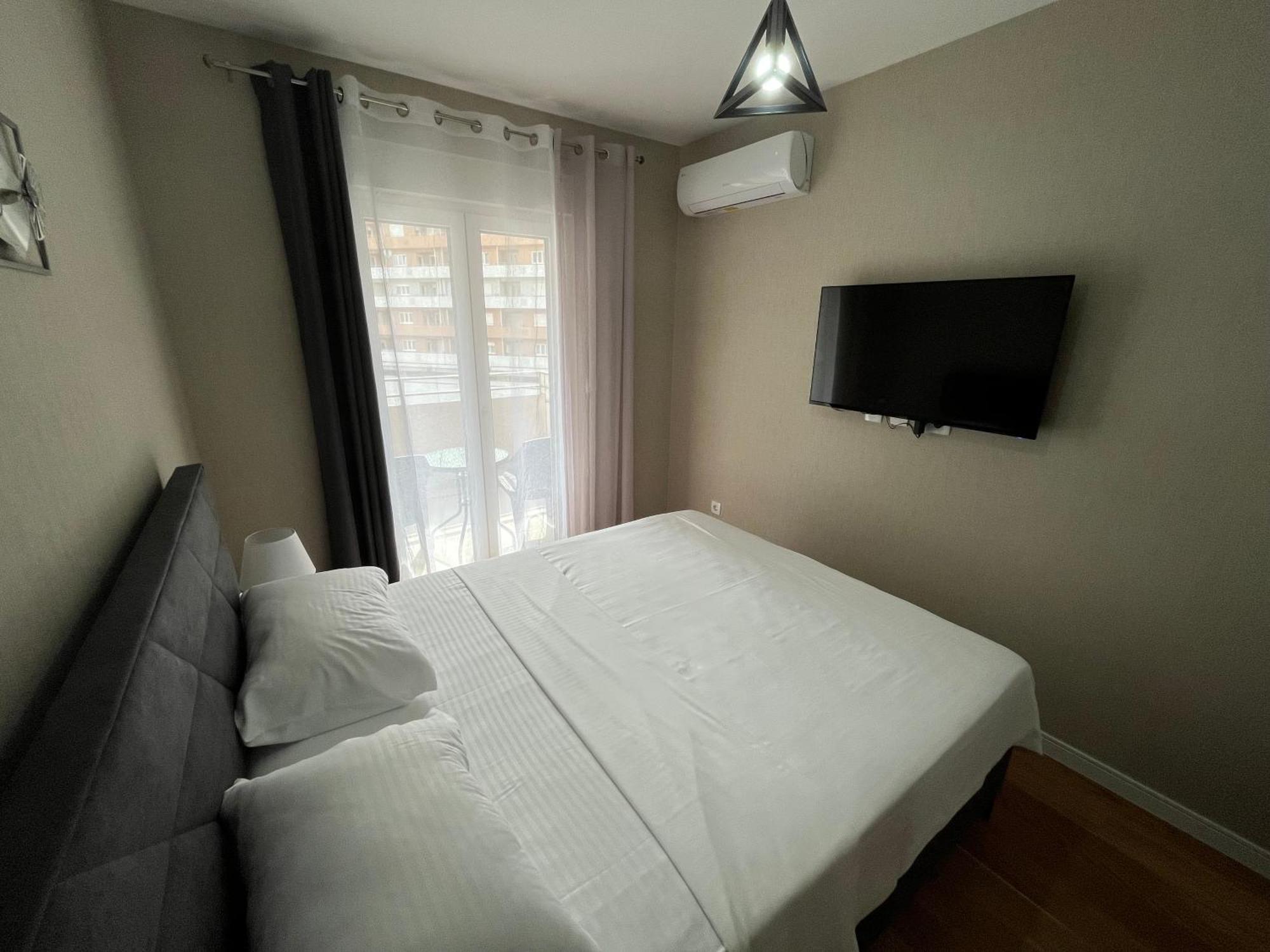 Apartments Centrale 28 Podgorica Zimmer foto